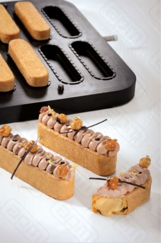 Форма для выпечки  Эклер закруглен 120x30x30 mm 14 ячеек для аппарата Cookmatic PIASTRACHOUX04